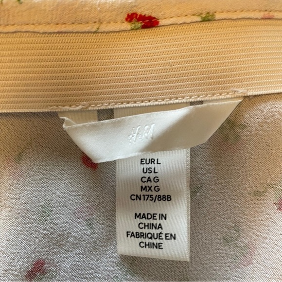 H&M Knee-length skirt -
Cream/Floral -Size Large-Elastic Waist-Skirt Only - Picture 10 of 10